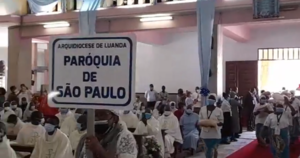 Comunidade da Arquidiocese de Luanda alegre com a ordenação de D.Lunguieky