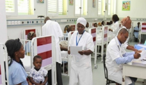 Colaboradores da saúde em Luanda denunciam impedimento no acesso ao concurso público 