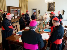 Papa discute reforma da Cúria com Conselho de Cardeais