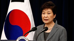 Ex-presidente arrisca-se à prisão perpétua por crimes de corrupção na Coreia do sul 