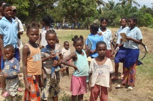 Mais de 300 mil crianças podem ficar sem acesso a comida em Moçambique