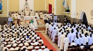 Renovação dos votos de consagração deve uni-los a Cristo é o apelo do Arcebispo do Lubango
