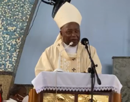 Arcebispo de Luanda defende uma igreja que vá alem do tambula