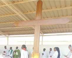 Missa Campal marca envio da Cruz peregrina à arquidiocese do Lubango