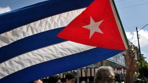 Cuba acaba com exigência de autorização para viagens ao exterior