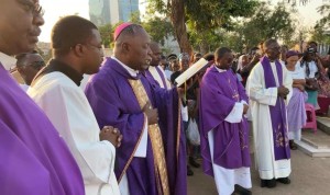 Igreja em Luanda reza pelos angolanos que ao longo dos 50 anos deram a própria vida pela Independência