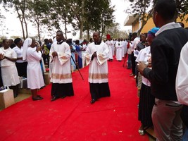 27º Domingo tempo comum Viana recebe 2 Diáconos.