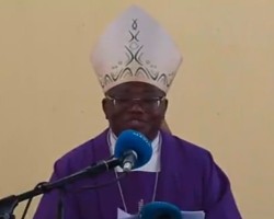 É na oração pessoal e comunitária que acontece o encontro com Deus, afirma D. Sumbelelo