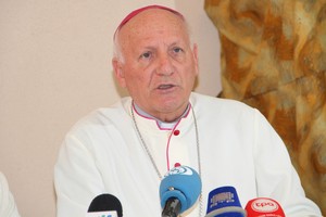  Bispo funda associação para atender projectos sociais