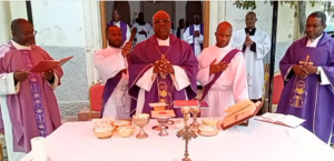 Bispo de Benguela reprova acumulo desnecessário de riquezas, diante da finitude da vida humana