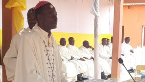 No dia do Padre D. Kanda renova apelos perseverança na vida Consagrada