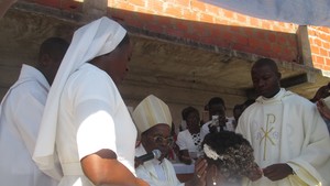 Dom Nambi encerra visita pastoral a paróquia de Fátima 