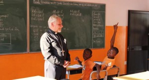 Bispo do Luena considera situação de emergência no sector da educação
