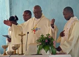 V Domingo do tempo comum, Dom Zacarias Celebra na catedral do Lubango.