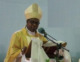 Bispo auxiliar de Luanda aponta os males que ameaçam a vida das famílias Angolanas 