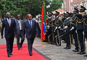 Dos Santos e Zuma analisam cooperação bilateral