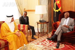 Dos Santos aborda cooperação com Emirados Árabe Unidos