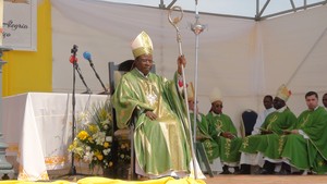 Dom Luzízila propõe vivência de um ano de escuta para Diocese do Sumbe