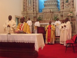 Arcebispo de Luanda pede aos Fieis de Luanda que lutem contra o laicismo