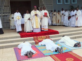 Cabinda ganha 3 novos sacerdotes 