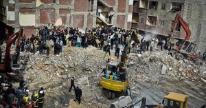 Ao menos 17 mortos em desabamento de prédio na cidade egípcia de Alexandria