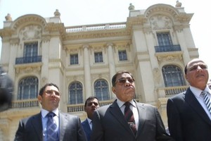 Partidários e opositores do presidente egípcio se enfrentam no Cairo