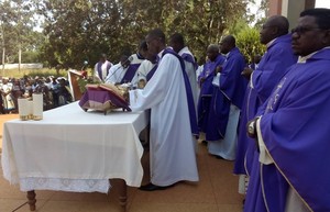 Restos mortais do frei Maiato já repousam no cemitério dos capuchinhos em Camabatela