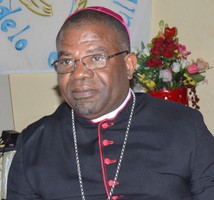 Bispo do Dundo Preocupado com a problemática do registo civil 