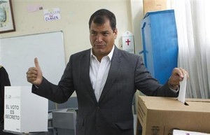 Equatorianos votam para presidente, Correa tenta a reeleição