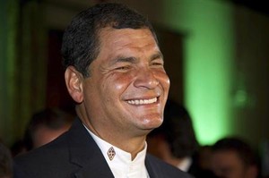 Reeleito, Correa tentará atrair mais investimentos ao Equador