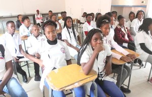 Progressão da cólera expõe problema nas escolas