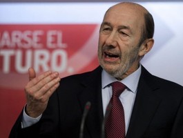 Líder da oposição socialista espanhola pede a renúncia de Rajoy