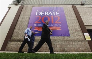 Obama entra pressionado no 2º debate contra Romney