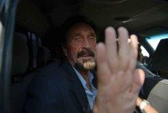 McAfee chega a Miami deportado da Guatemala