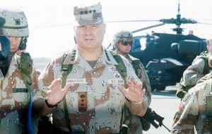 Morreu Norman Schwarzkopf, o general que venceu a primeira Guerra do Golfo