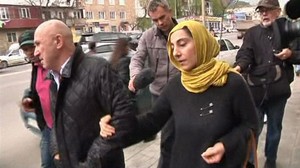 FBI interroga pais dos suspeitos do atentado em Boston