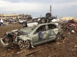 Sobe para 91 mortos número de vítimas do tornado em Oklahoma