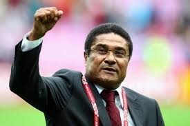 Mundo verga-se ao grande Eusébio