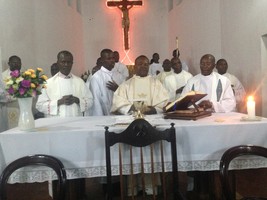 Cristãos de Menongue celebram com missa o dia diocese