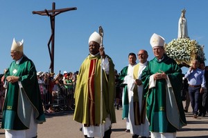 Dom Filomeno presidiu em Portugal a missa de encerramento da peregrinação ao Santuário de Nªsrª de Fátima