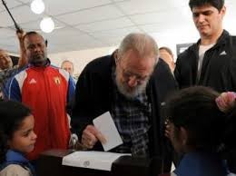 Fidel Castro vota durante eleições locais em Cuba