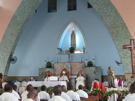 Dom Filomeno pediu aos sacerdotes para amarem e se dedicarem a igreja