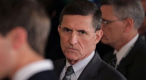 Demissão de Flynn é uma questão de política interna afirma Kremlin 