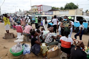 Quadra festiva 2024 em meio a dificuldades cidadãos em Luanda relatam fome