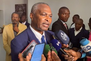 Saída de Chivukuvuku da FPU continua a gerar reações