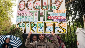 Centenas de manifestantes em Paris contra 