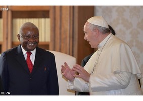Papa recebe em audiência Presidente de Moçambique Armando Guebuza
