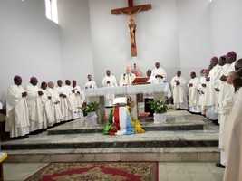 “ Aprendi de vós a ser um bom Bispo” Dom Eugénio Cardeal Dal Corso aos fiéis de Saurimo