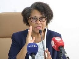 Ministra da educação minimiza fuga de jovens