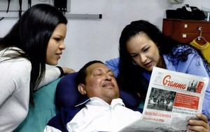 Governo venezuelano mostra as primeiras fotos de Chávez desde dezembro